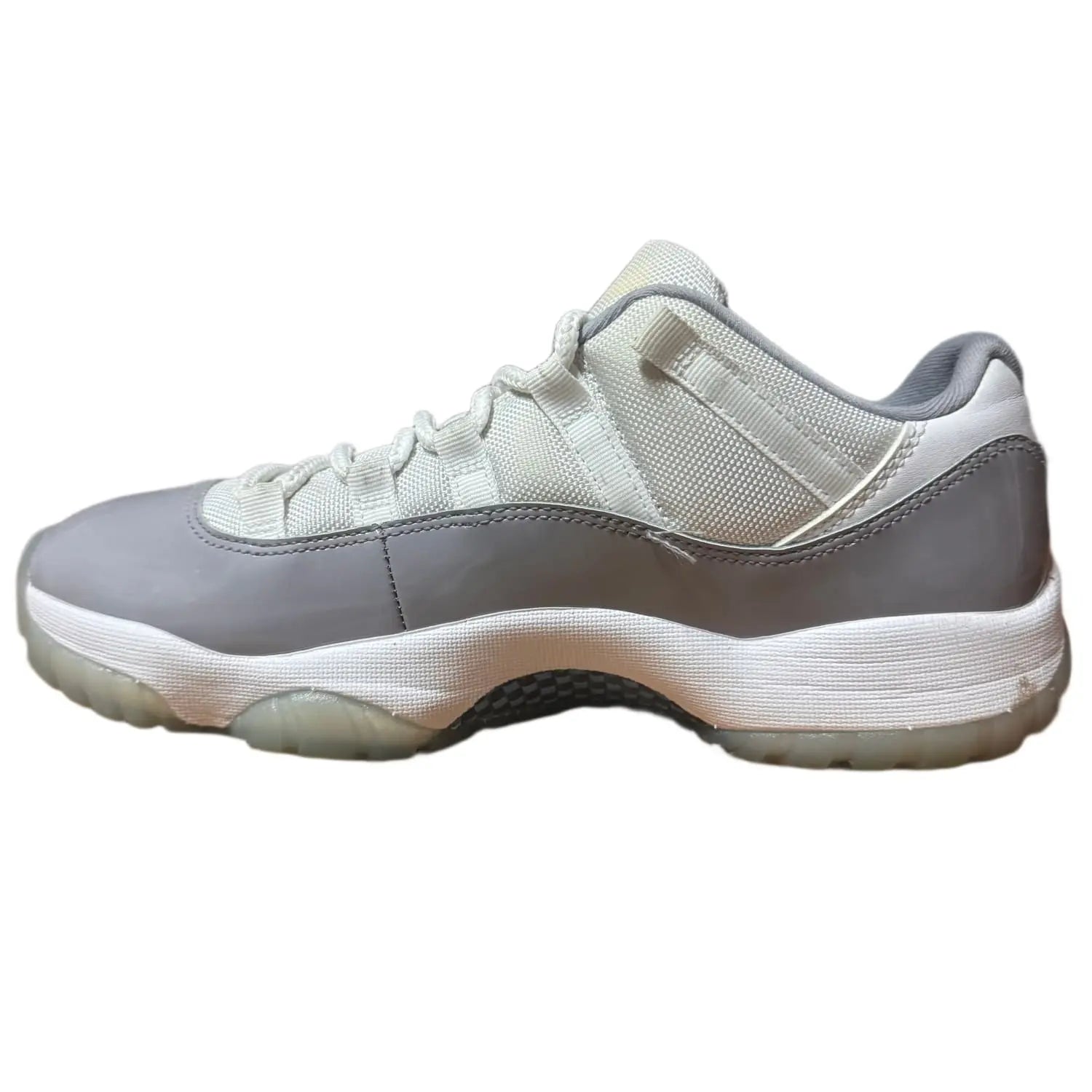 Jordan 11 Retro Low Cement Grey