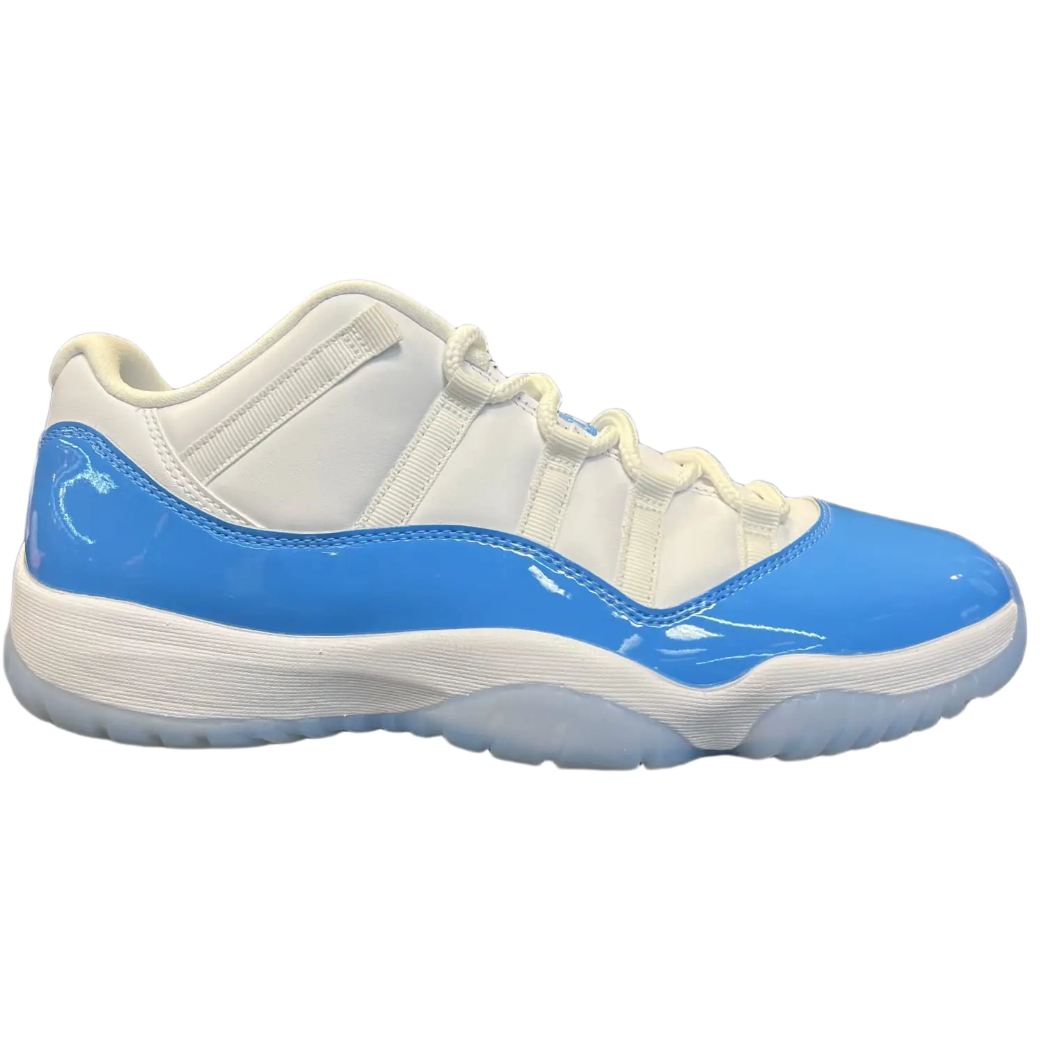 Jordan 11 Retro Low University Blue (2026)