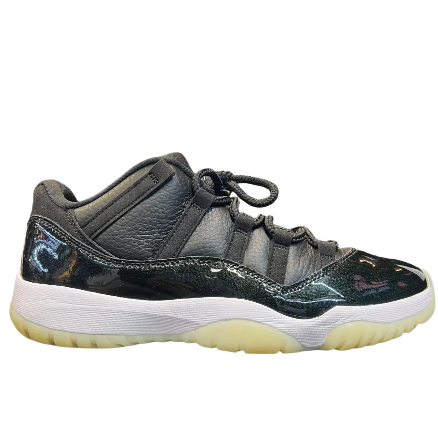 Jordan 11 Retro Low 72-10