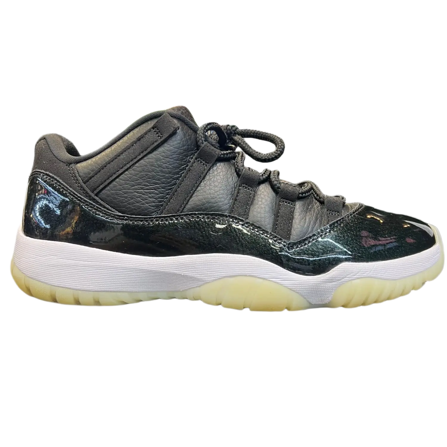 Jordan 11 Retro Low 72-10
