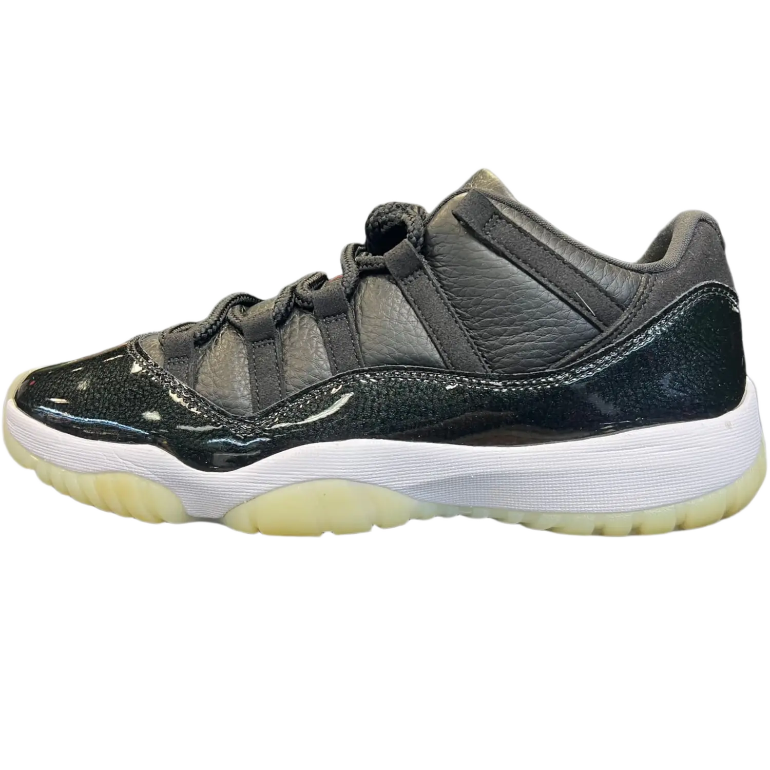 Jordan 11 Retro Low 72-10