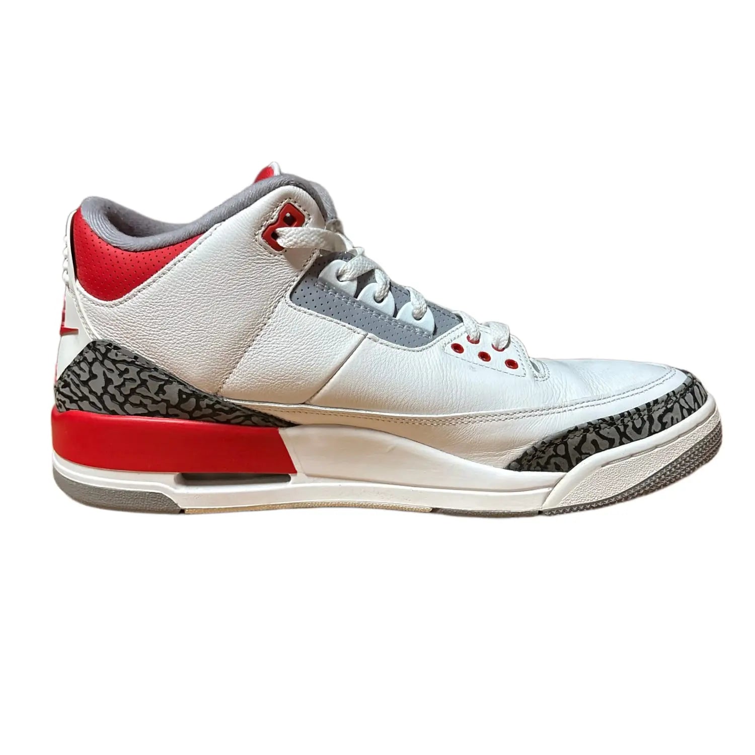 Jordan 3 Retro Fire Red (2022)